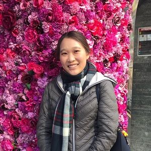 Meet your Posher, Hilary